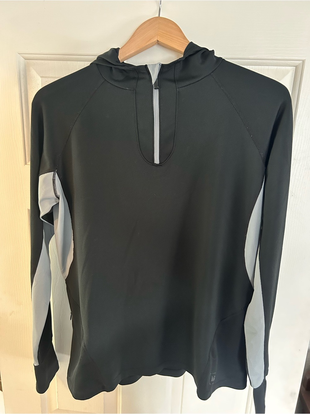 REI Black and Gray Women's Long-Sleeve Hooded Half Zip Pullover